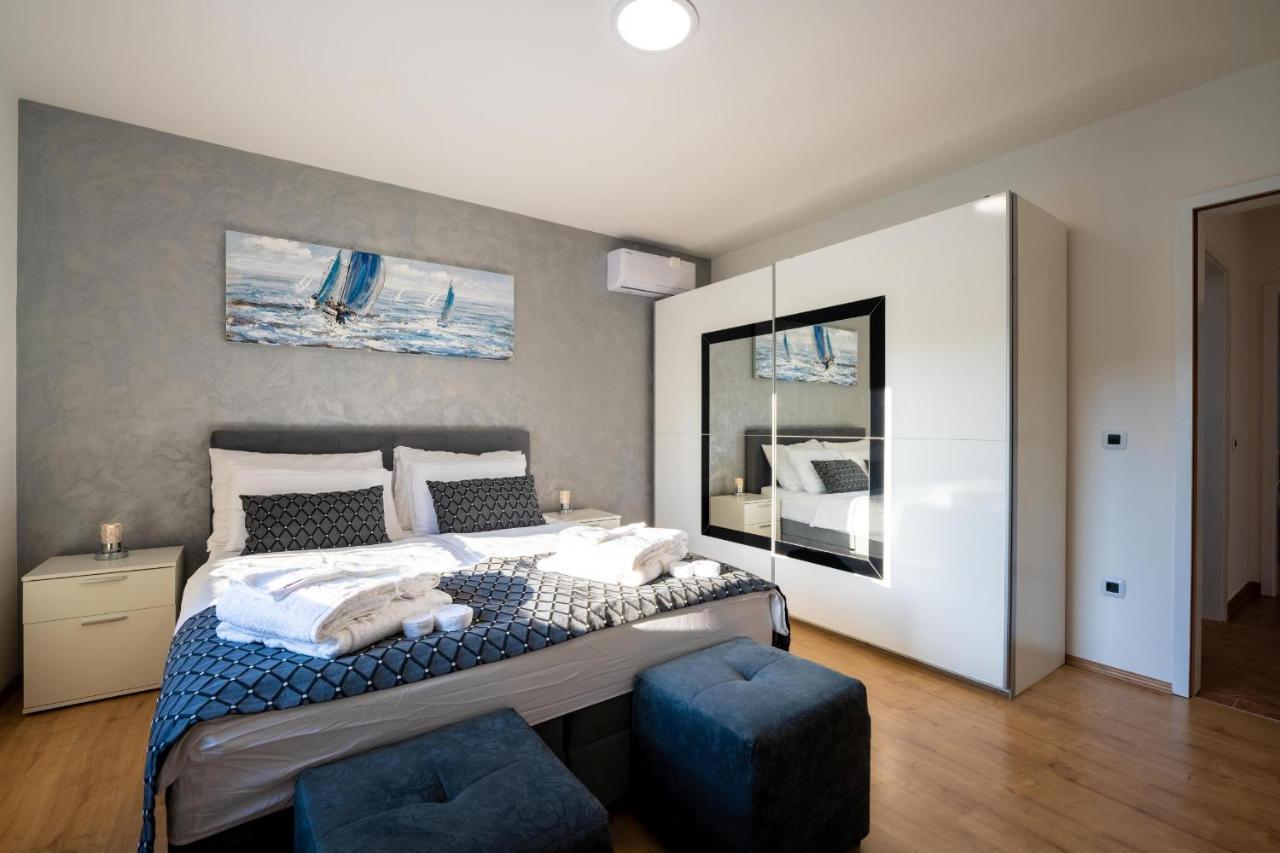 Villa Beauty With Heated Pool And Jacuzzi Kanfanar Extérieur photo