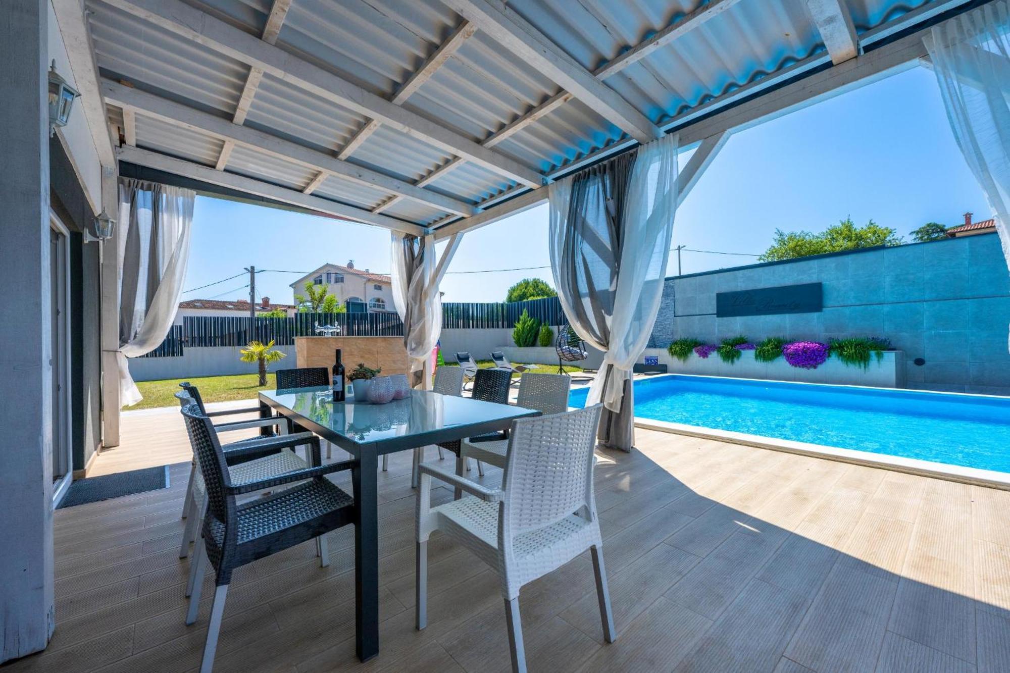 Villa Beauty With Heated Pool And Jacuzzi Kanfanar Extérieur photo
