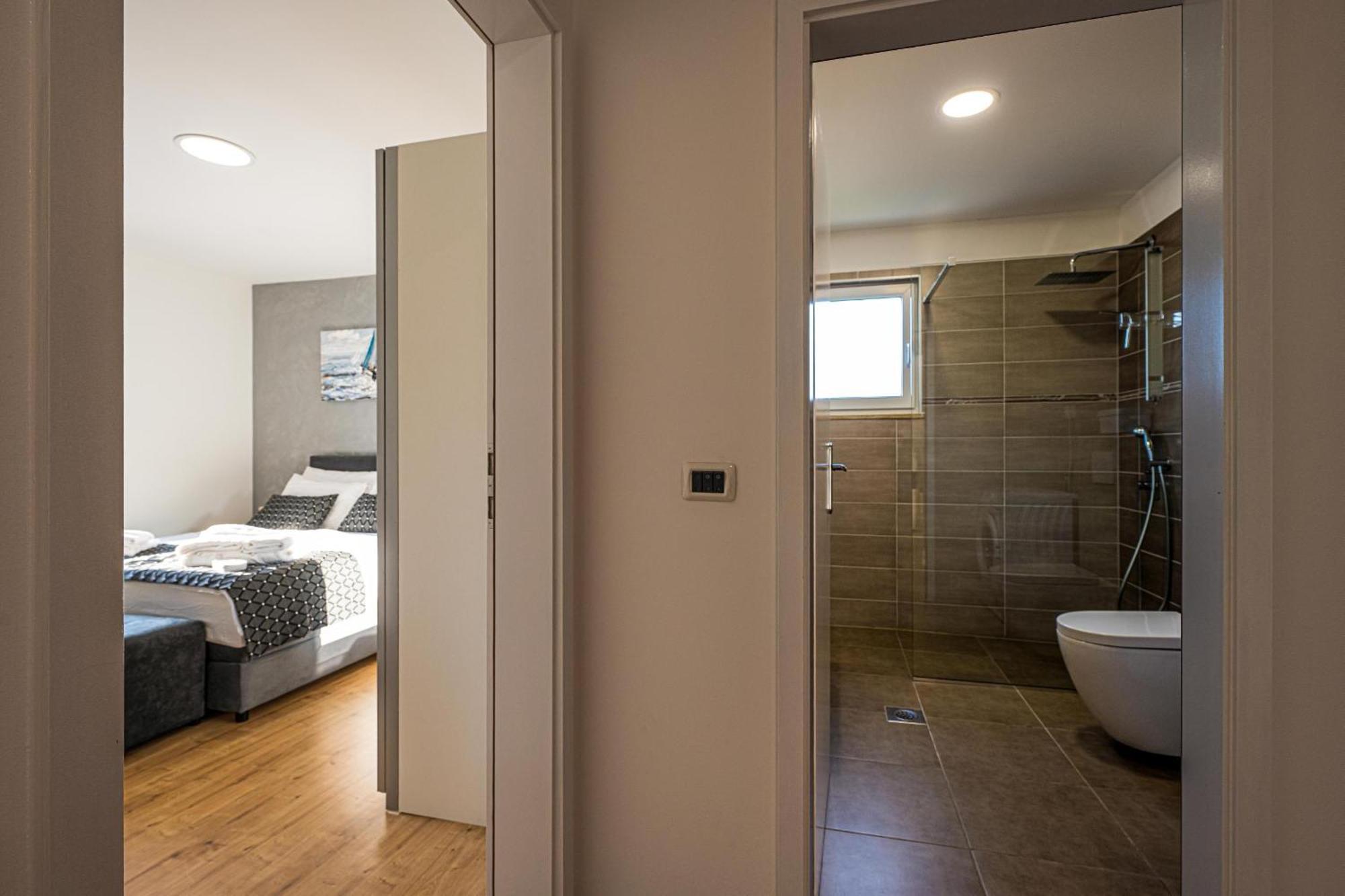 Villa Beauty With Heated Pool And Jacuzzi Kanfanar Extérieur photo